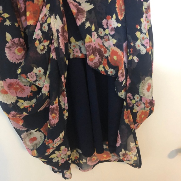 Navy Floral Flowy Dress - Picture 4 of 7